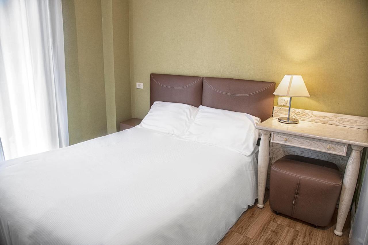 Kleine Tweepersoonskamer met 1 of 2 Bedden