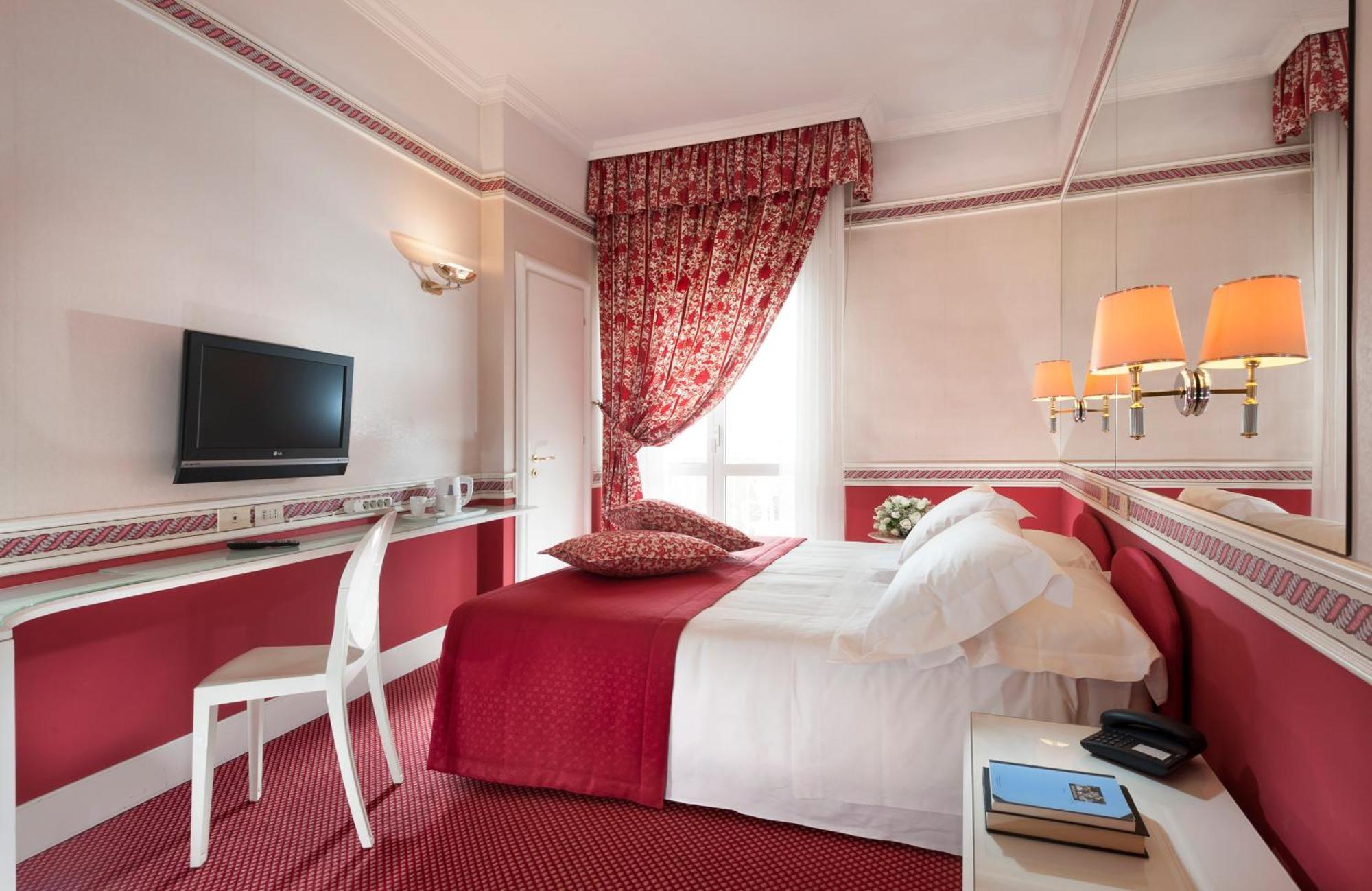 Klassieke Tweepersoonskamer met 1 Tweepersoonsbed of 2 Aparte Bedden en Balkon
