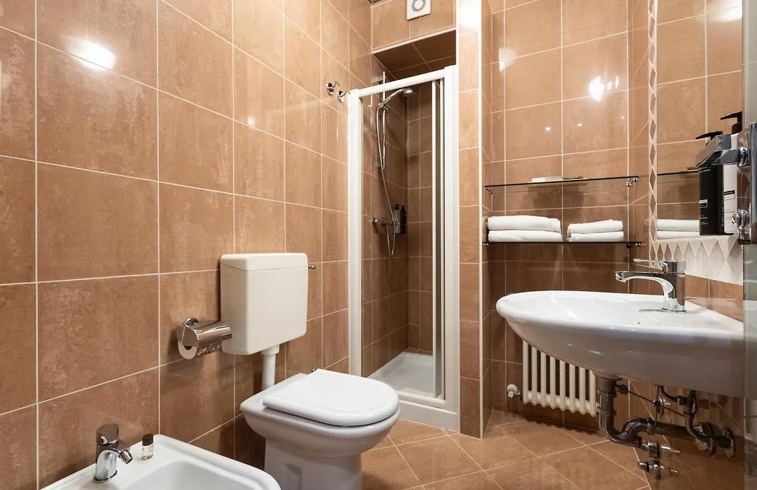 Waldorf Suite Hotel-1