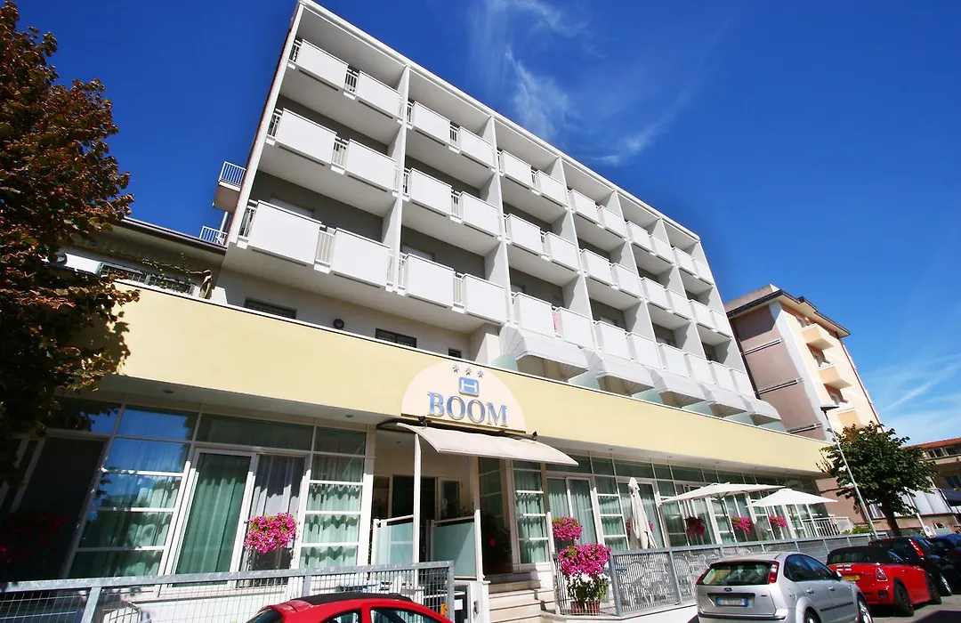 Hotel Boom-1