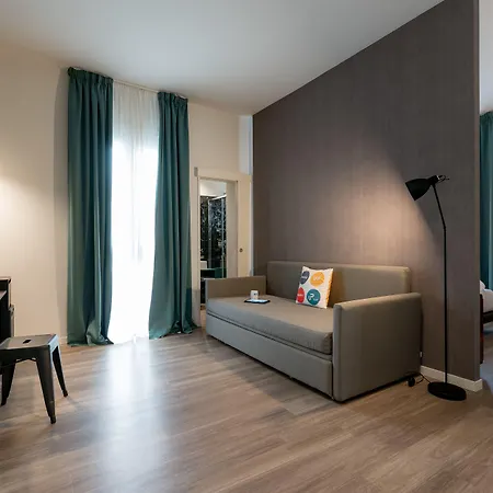 Up Hotel-3